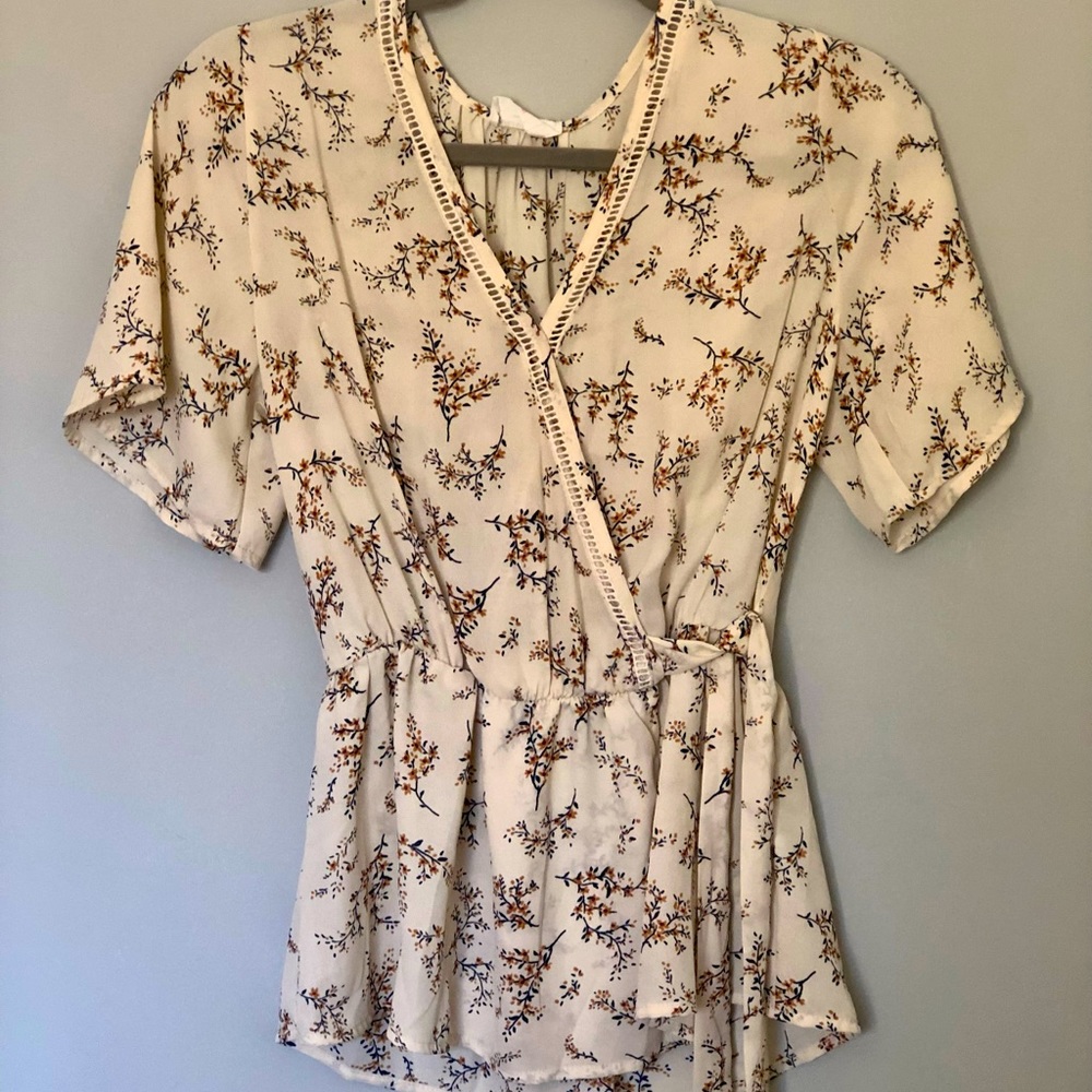 Sienna Sky Short Sleeved Blouse Size M